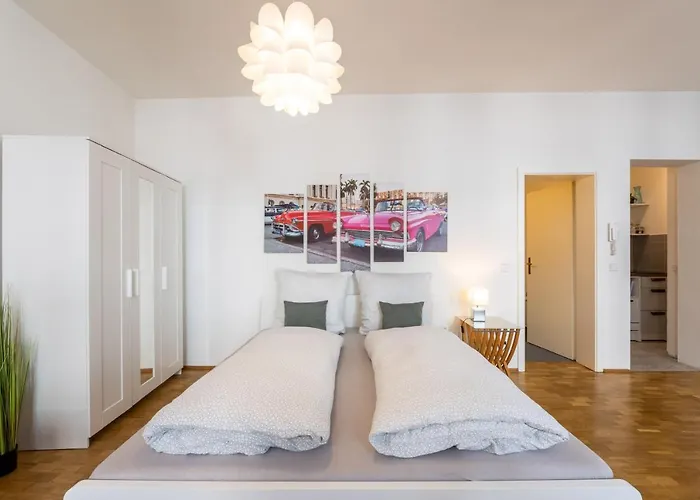 Grosse Altstadtwohnung In Lage Zentrum * Dresden