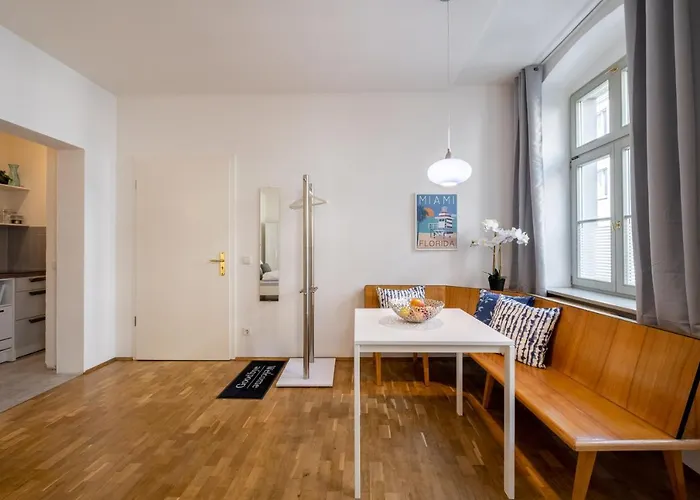 Apartment Grosse Altstadtwohnung In Lage Zentrum Dresden